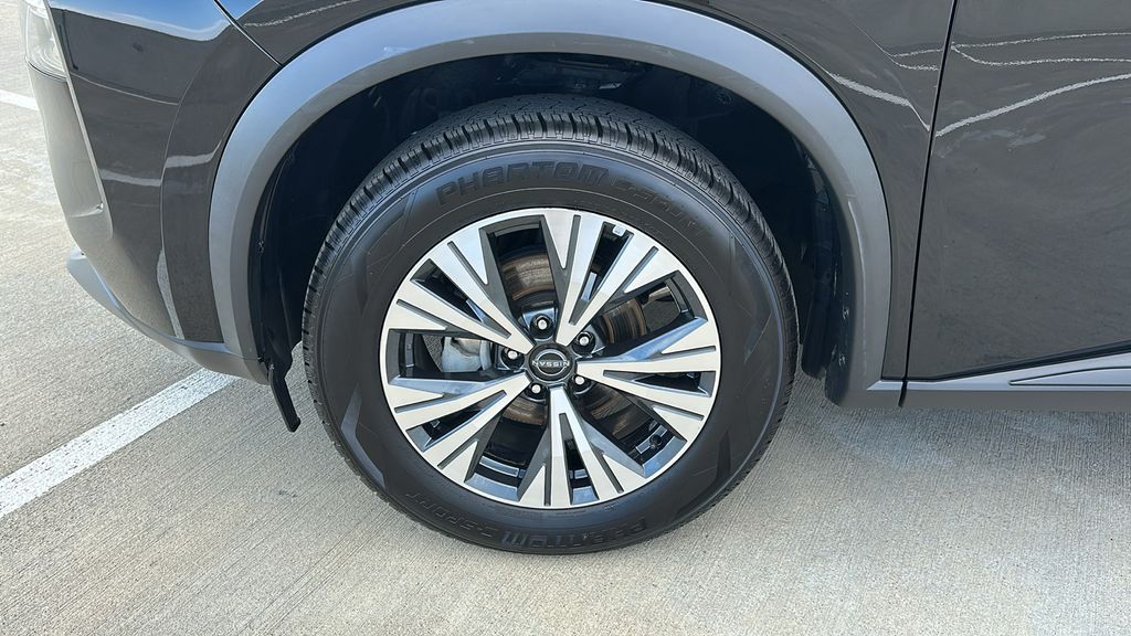2023 Nissan Rogue SV - 5