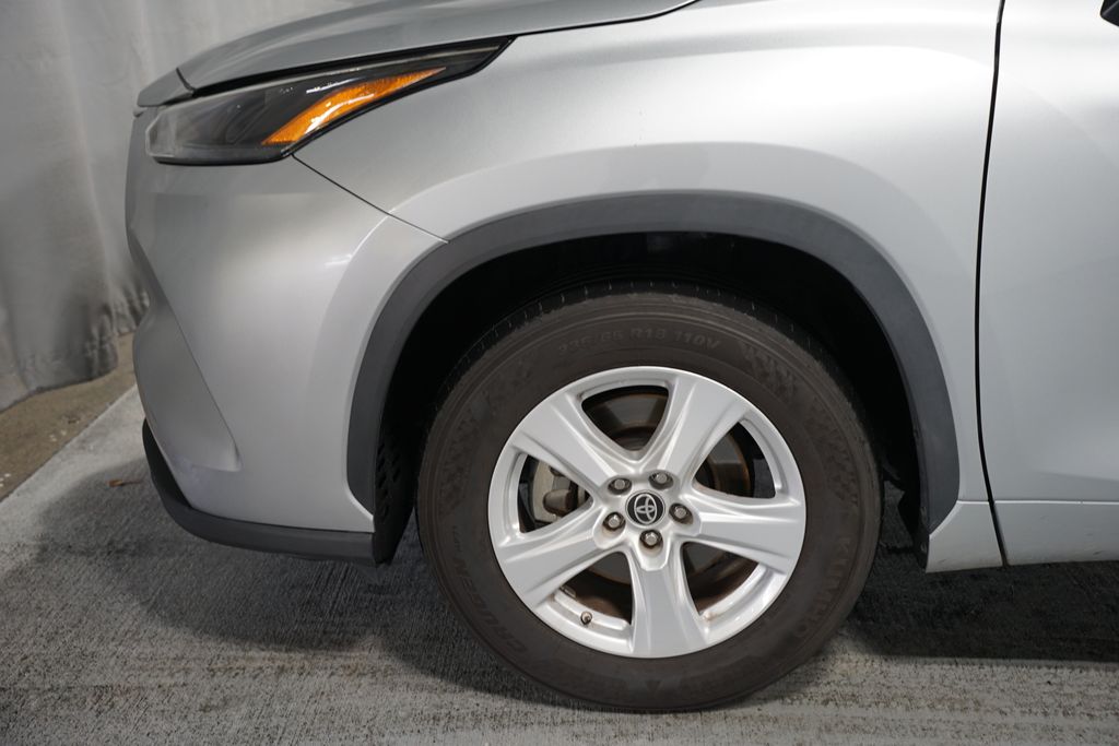 Thumbnail: 2023 Toyota Highlander - 5