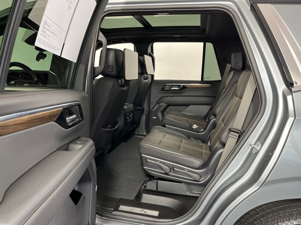 Thumbnail: 2025 Chevrolet Tahoe - 28