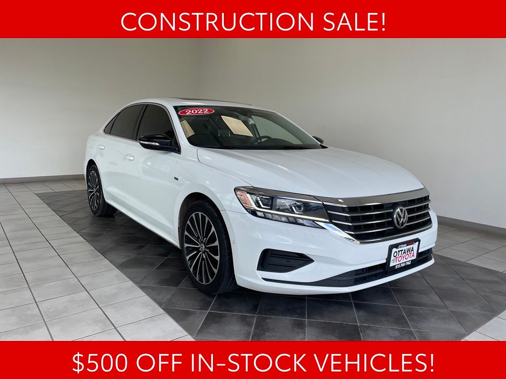 Pure White 2022 Volkswagen Passat Sedan Front-Wheel Drive 6-Speed Automatic