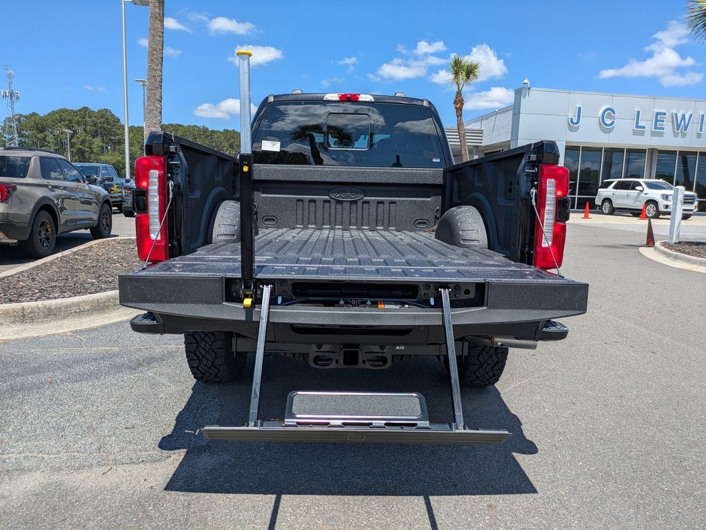 2026 Ford F-350 Super Duty LARIAT