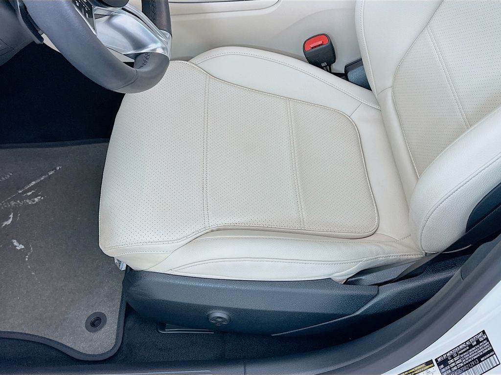 Thumbnail: 2024 Mercedes-Benz C-Class - 19