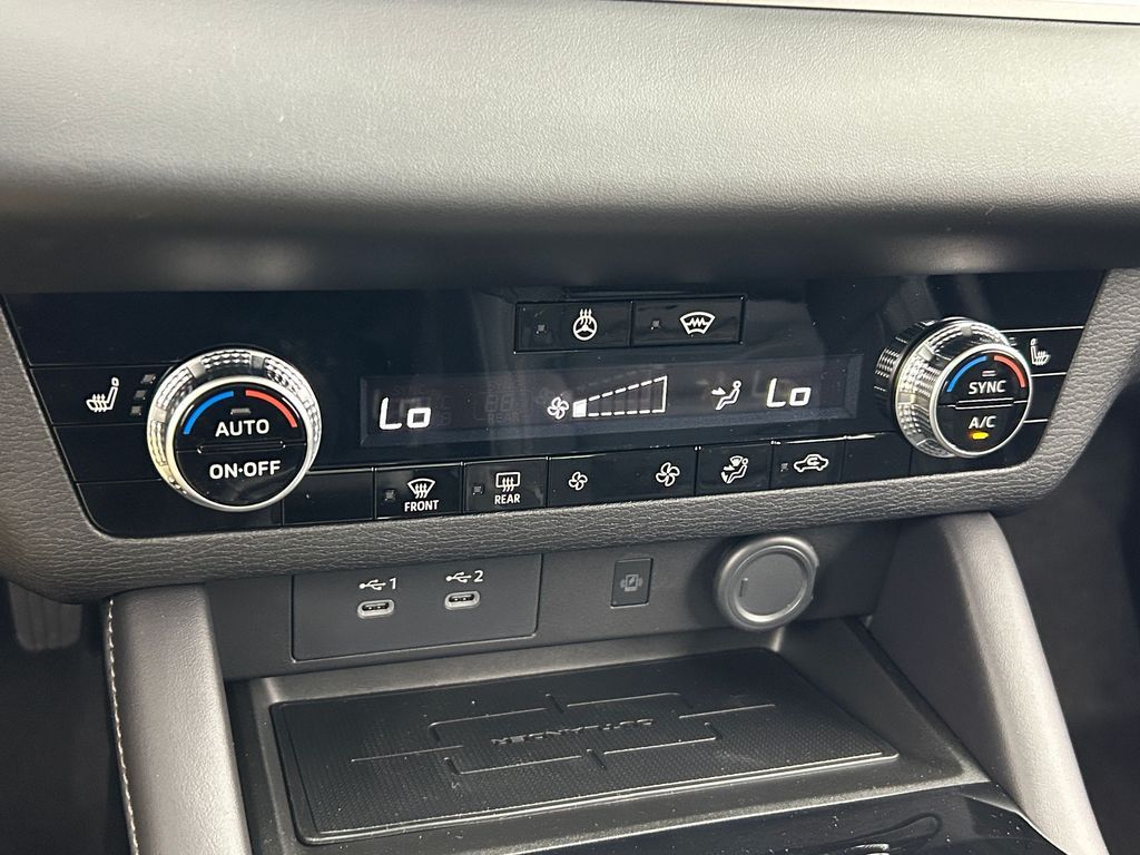 New 2026 White / Black Mitsubishi Trail Edition image 20