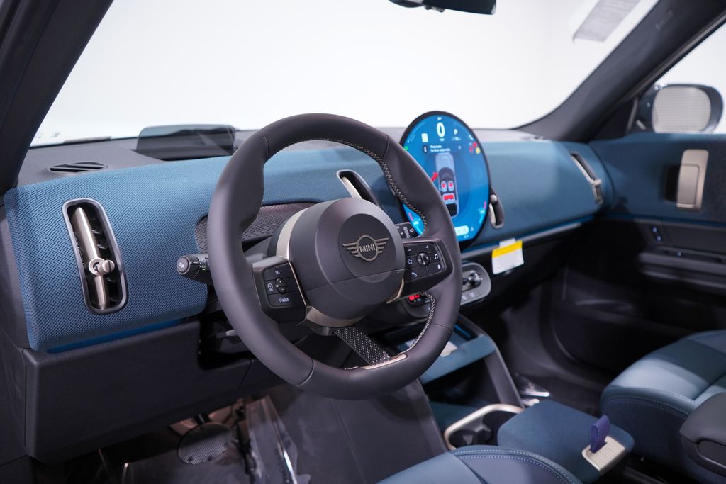 2025 MINI Cooper Countryman Base 6