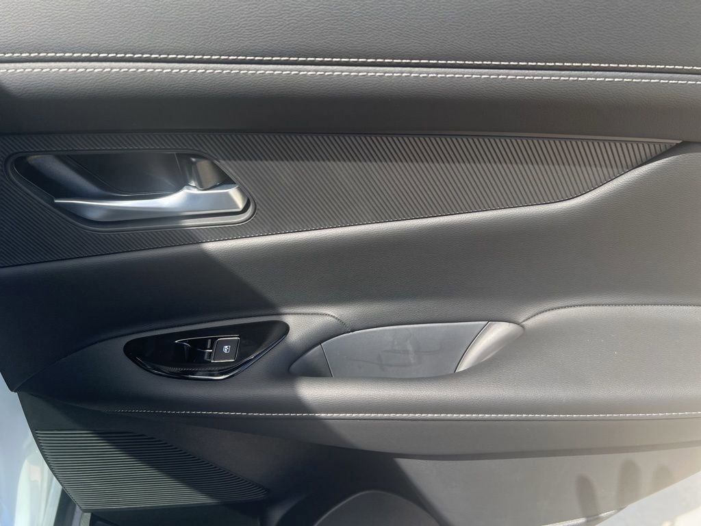 2025 Everest White Pearl Tricoat Nissan Murano SL AWD SUV