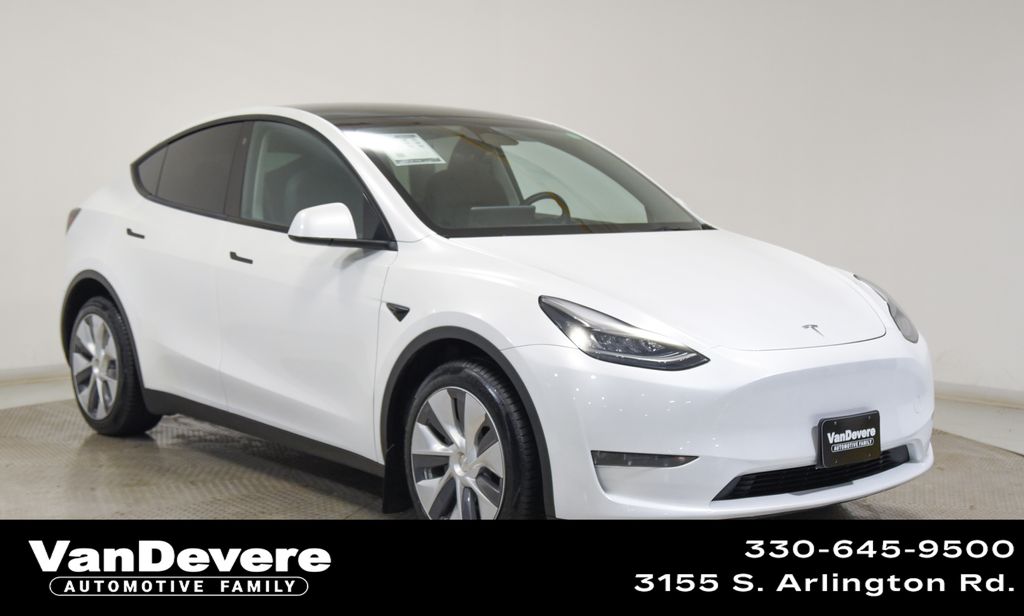 White 2023 Tesla Model Y Long Range AWD SUV / Crossover All-Wheel Drive 1-Speed Automatic