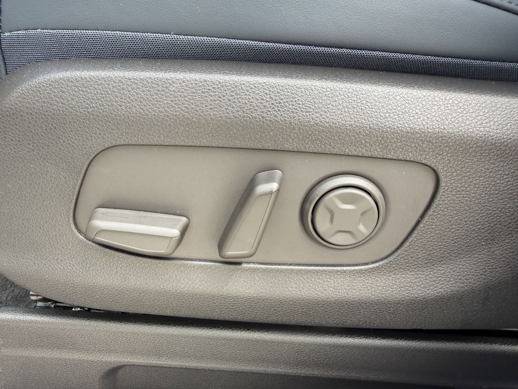 new 2026 Kia Carnival car, priced at $38,089