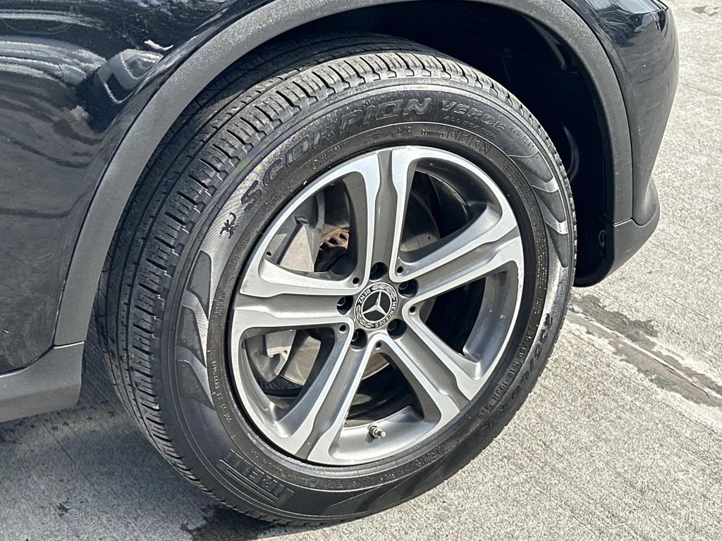 Thumbnail: 2019 Mercedes-Benz GLC - 18