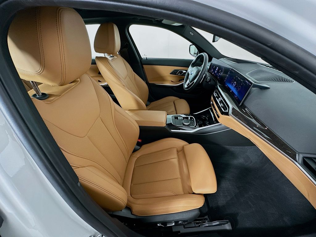 Thumbnail: 2024 BMW 3 Series - 28