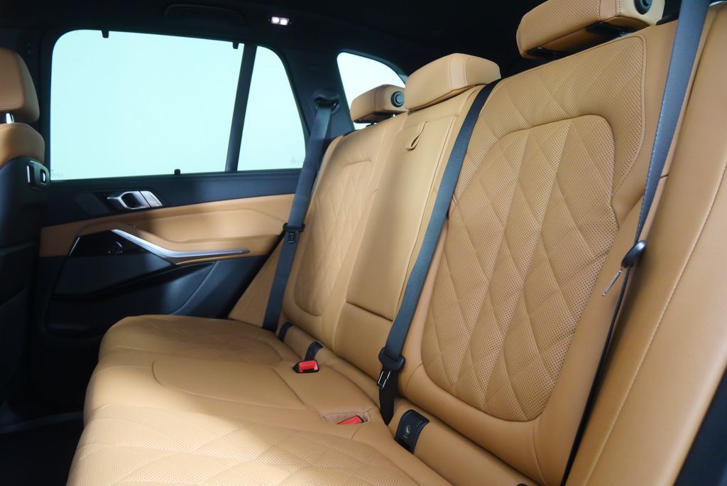 Thumbnail: 2026 BMW X5 - 15