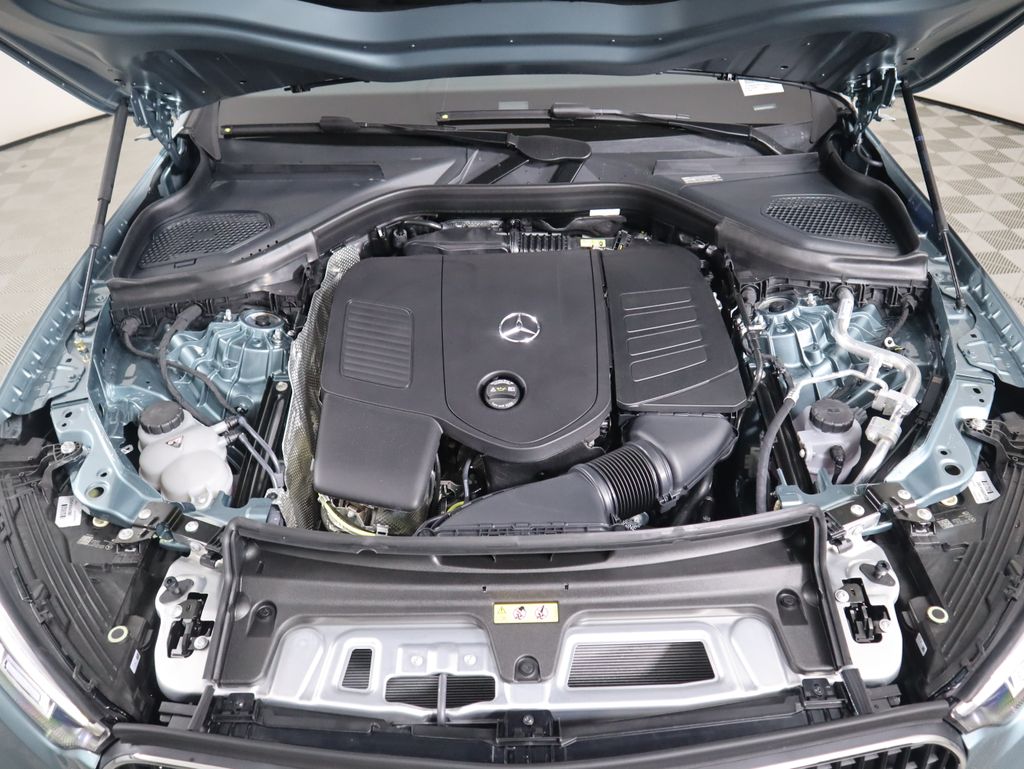 Used 2026 Silver Mercedes-Benz GLC 300 image 31