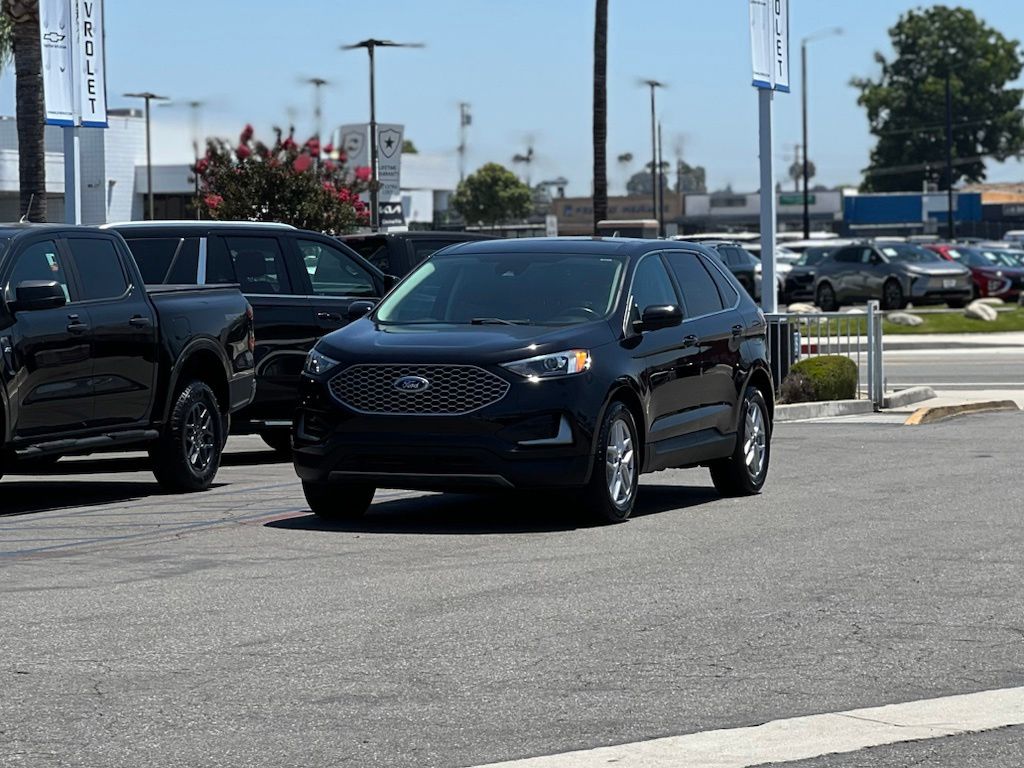 Black Metallic 2024 Ford Edge SUV / Crossover All-Wheel Drive 8-Speed Automatic