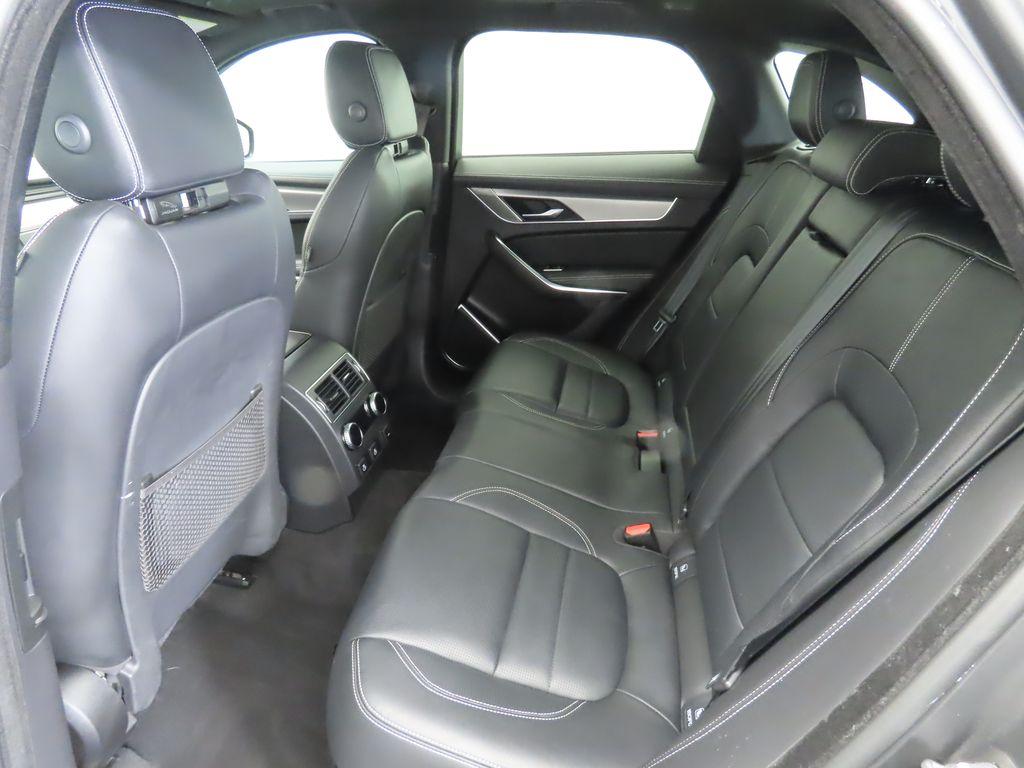 Thumbnail: 2021 Jaguar F-Pace - 19