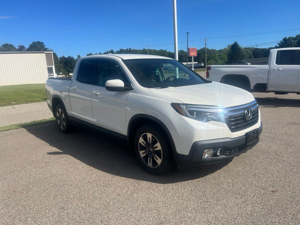 White 2018 Honda Ridgeline Pickup Truck All-Wheel Drive 6-Speed Automatic