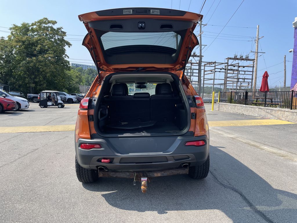 Used 2016 Jeep Cherokee SUV