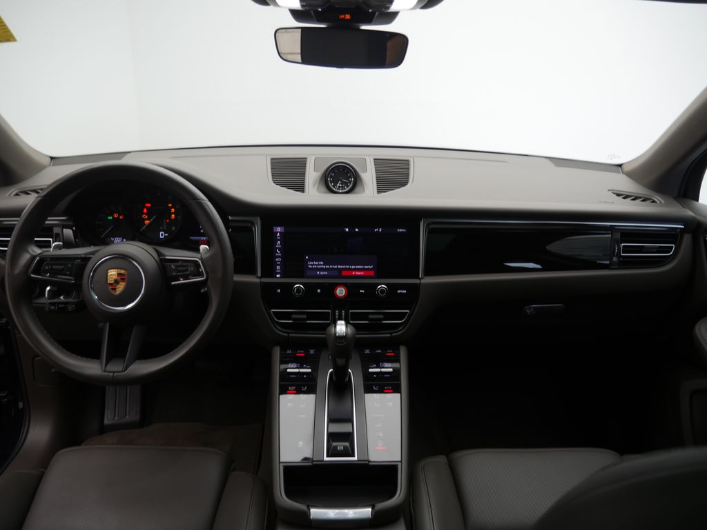Thumbnail: 2023 Porsche Macan - 28