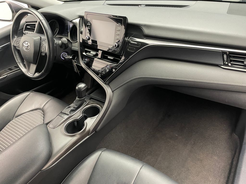 2022 Toyota Camry SE 16
