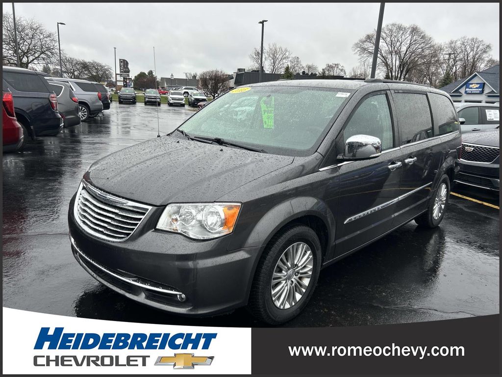 2015 Chrysler Town & Country Touring-L FWD