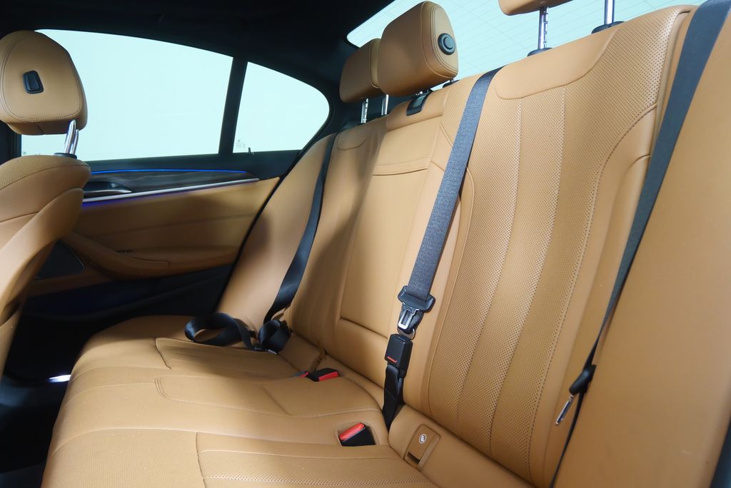 Thumbnail: 2023 BMW 5 Series - 14
