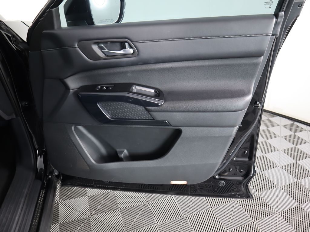 Thumbnail: 2022 Nissan Pathfinder - 26