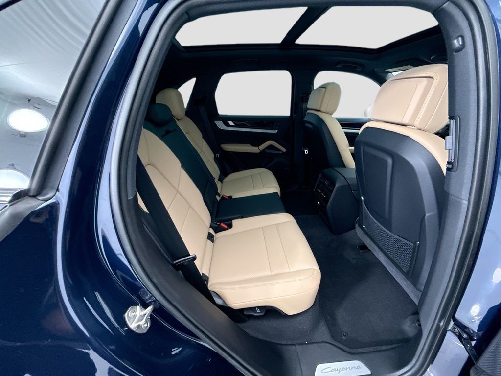 Thumbnail: 2026 Porsche Cayenne - 22
