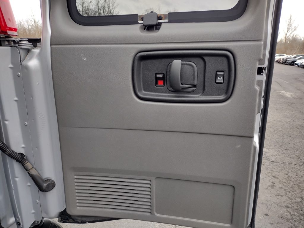 2022 Chevrolet Express 3500 LT photo