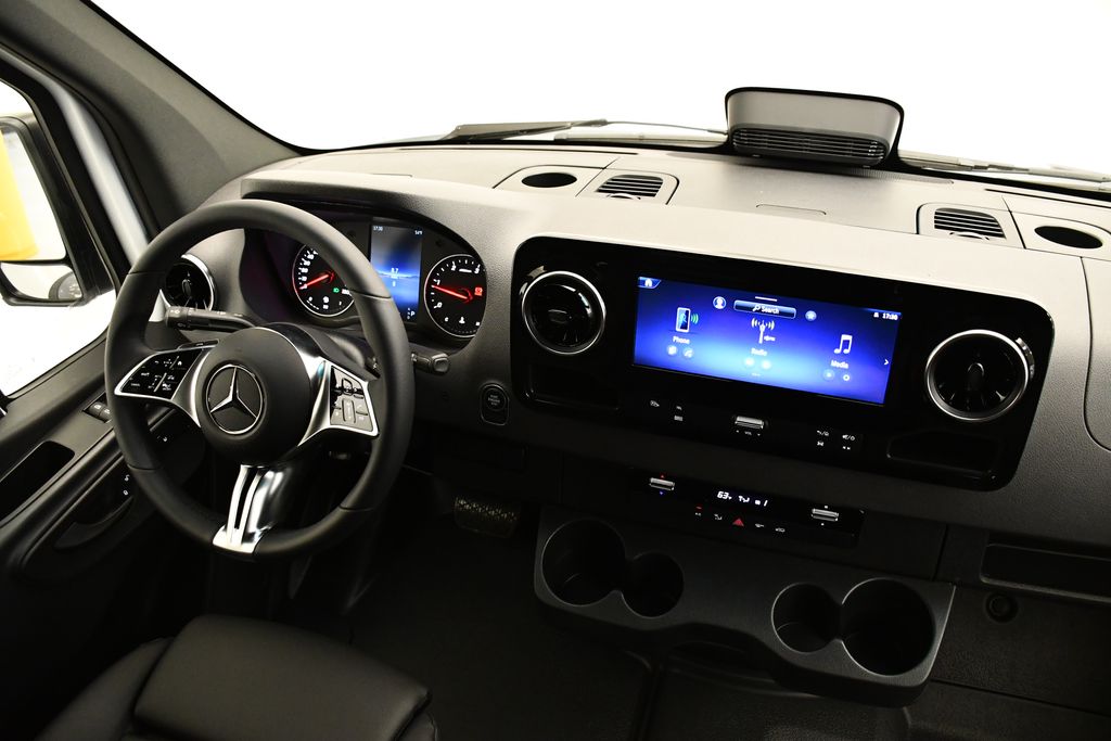 2025 Mercedes-Benz Sprinter 2500 11