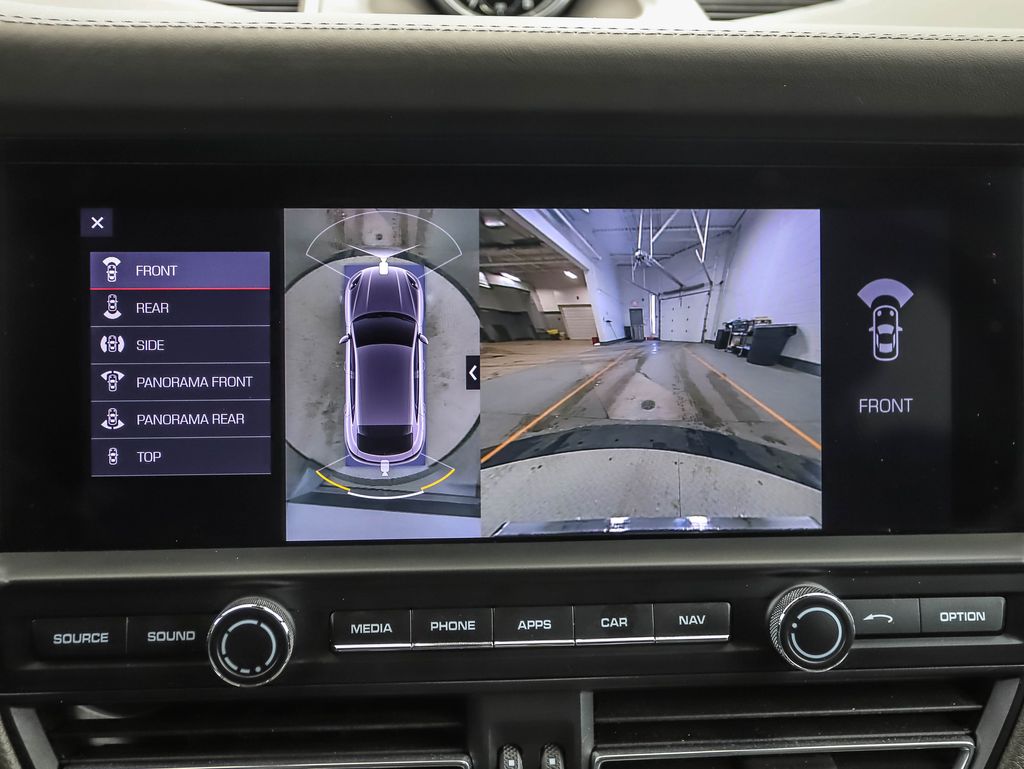 Thumbnail: 2021 Porsche Macan - 18