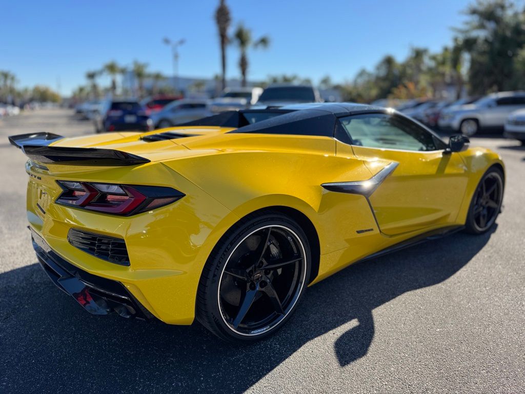 2025 Chevrolet Corvette E-Ray 8