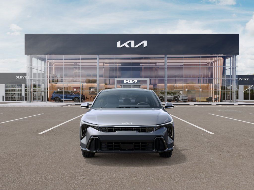 2025 Kia K4 GT-Line Turbo - Photo 2
