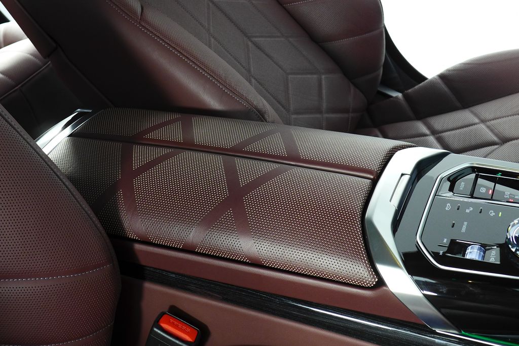 Thumbnail: 2025 BMW 7 Series - 16