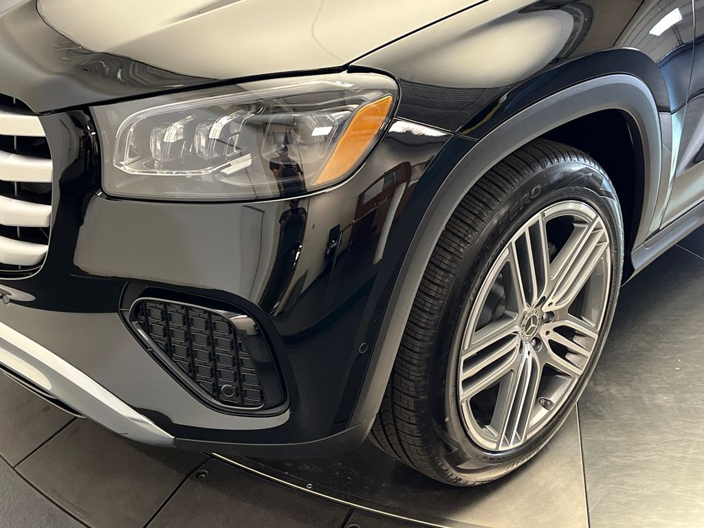 2025 Mercedes-Benz GLS 450 4MATIC 9