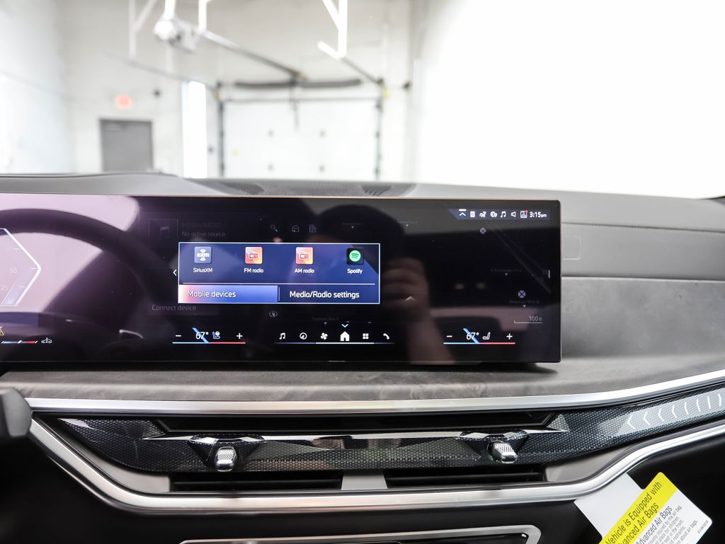 Thumbnail: 2026 BMW X7 - 16