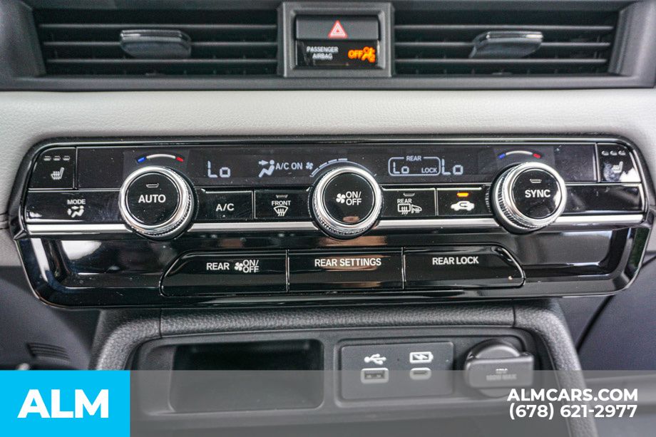 Used 2025 Silver Honda EX-L image 44