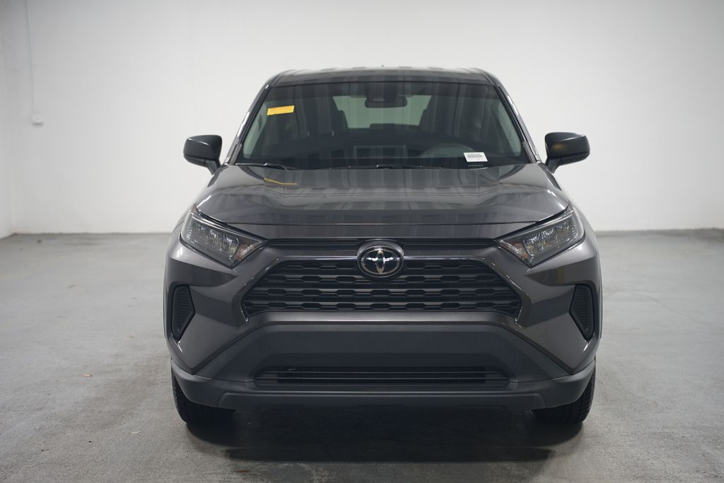 2022 Toyota RAV4 LE 2