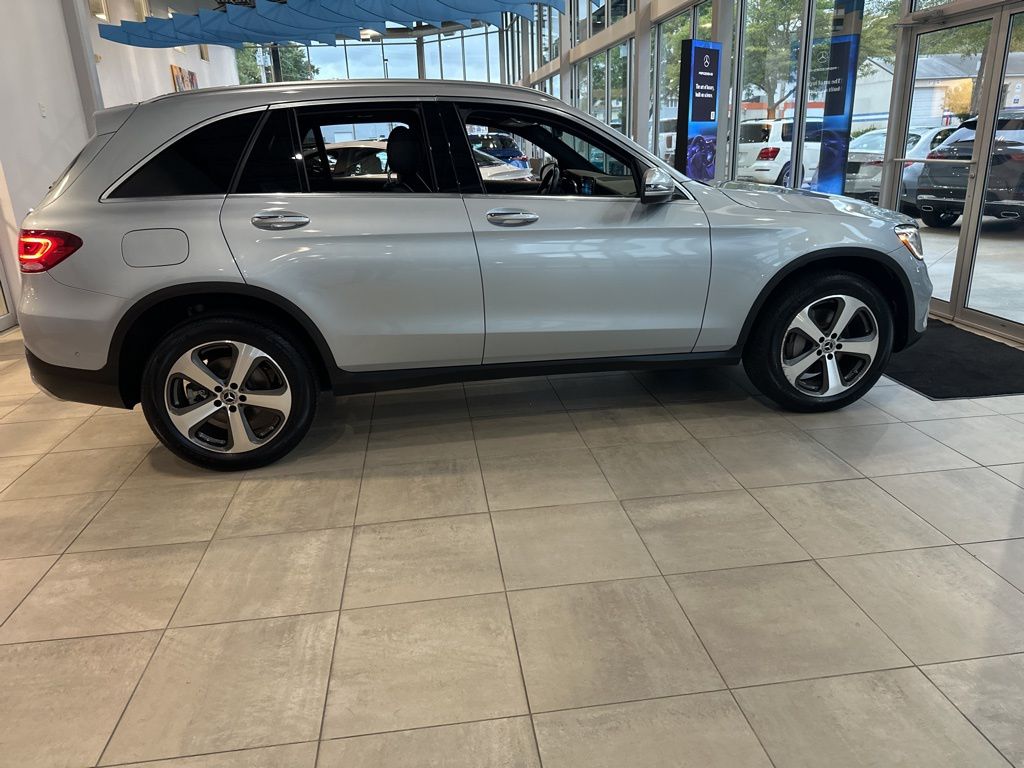 2021 Mercedes-Benz GLC GLC 300 8