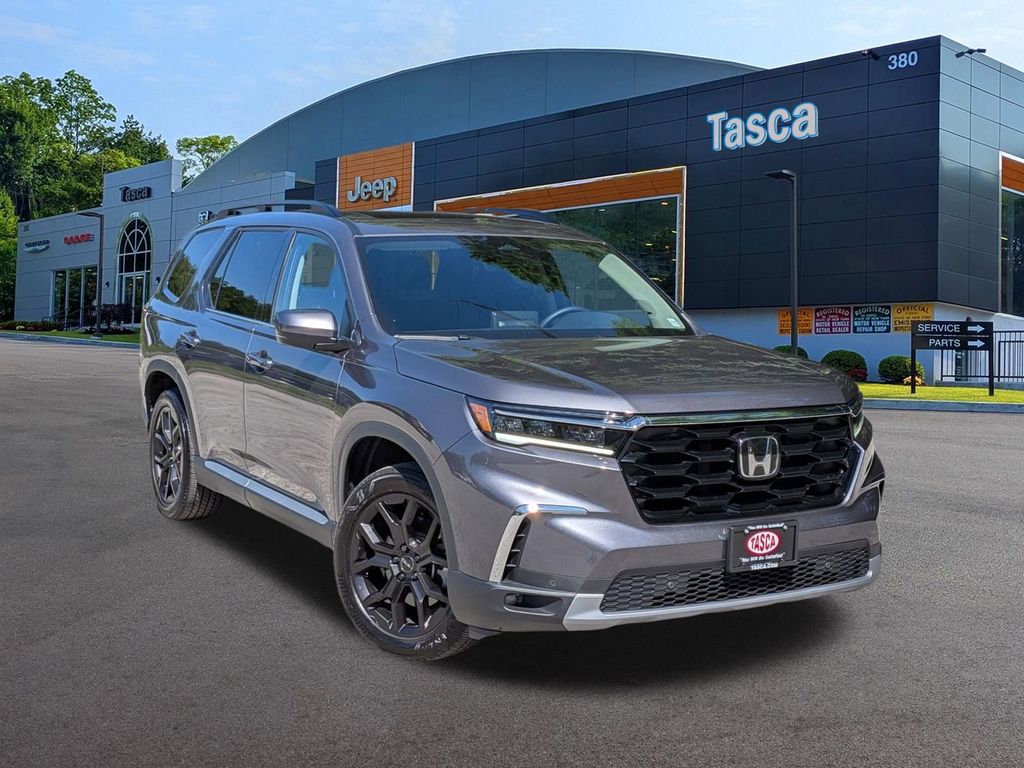 Sonic Gray Pearl 2025 Honda Pilot SUV / Crossover All-Wheel Drive Automatic