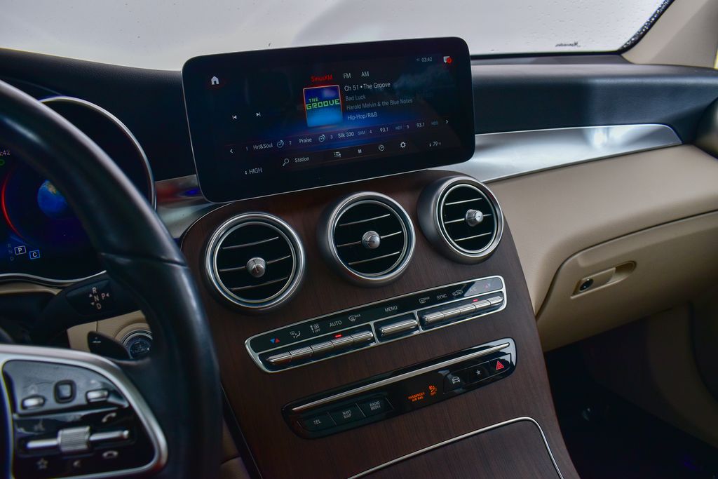 Thumbnail: 2022 Mercedes-Benz GLC - 14