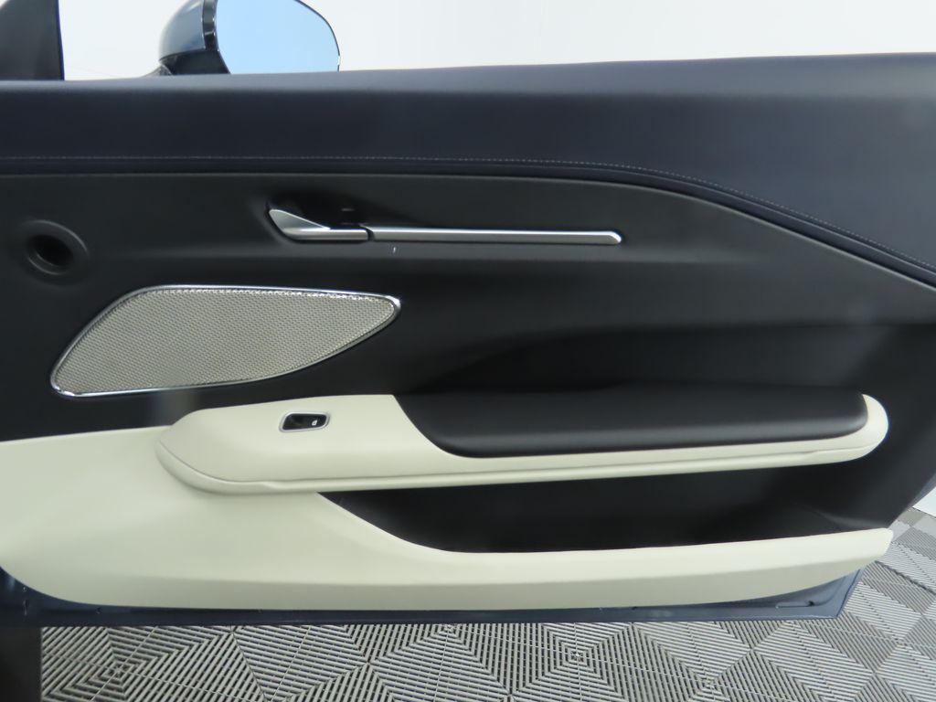 Thumbnail: 2026 Aston Martin Vantage - 31