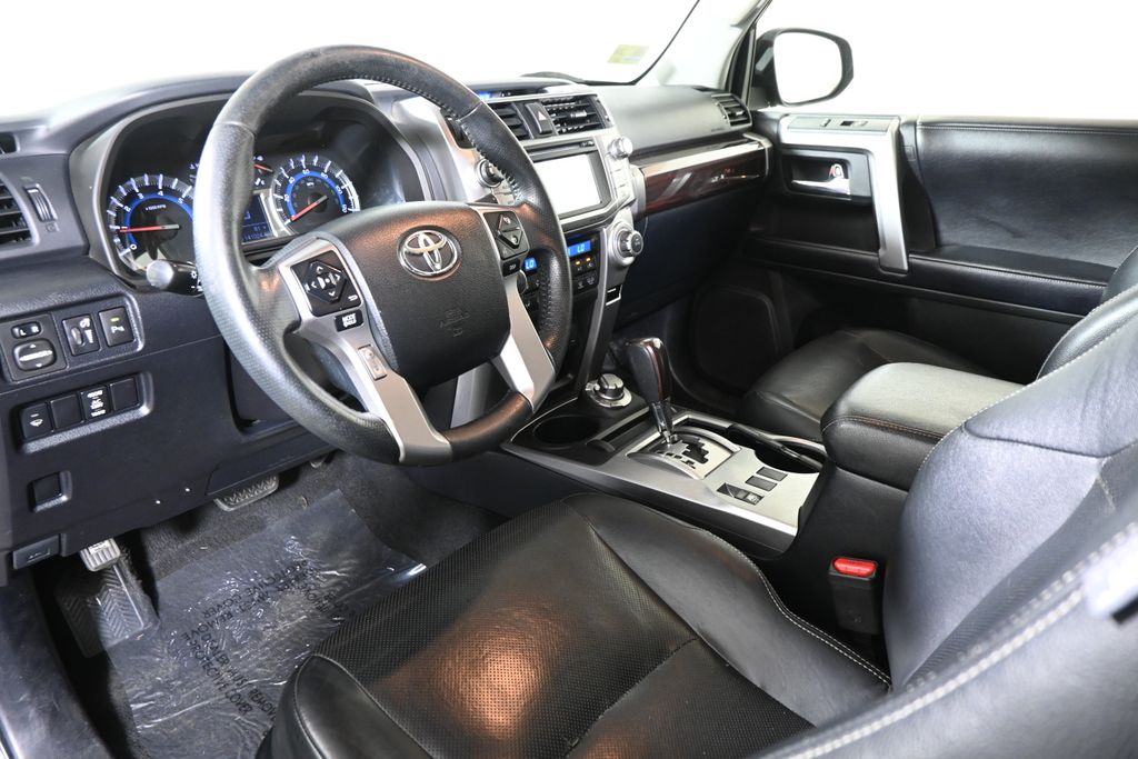 Thumbnail: 2018 Toyota 4Runner - 15