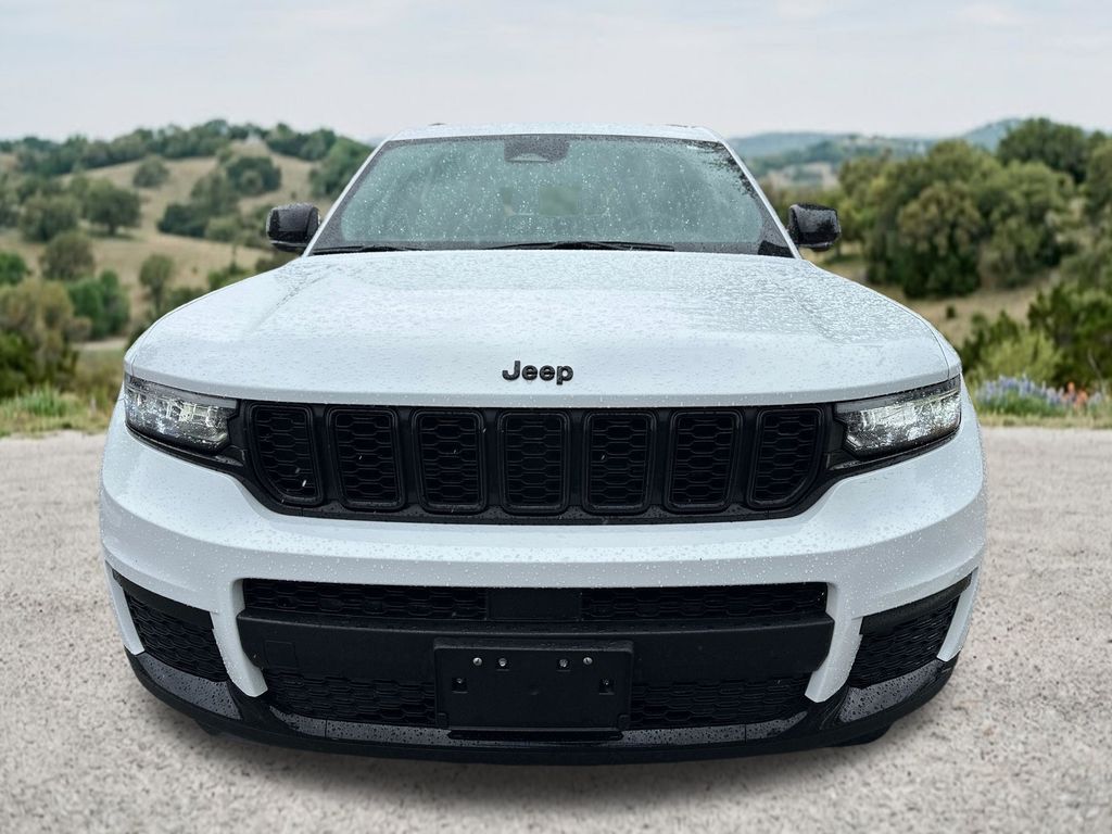 Used Car 2023 Jeep Grand Cherokee L  Altitude For Sale Under $30,000 In Austin, Texas