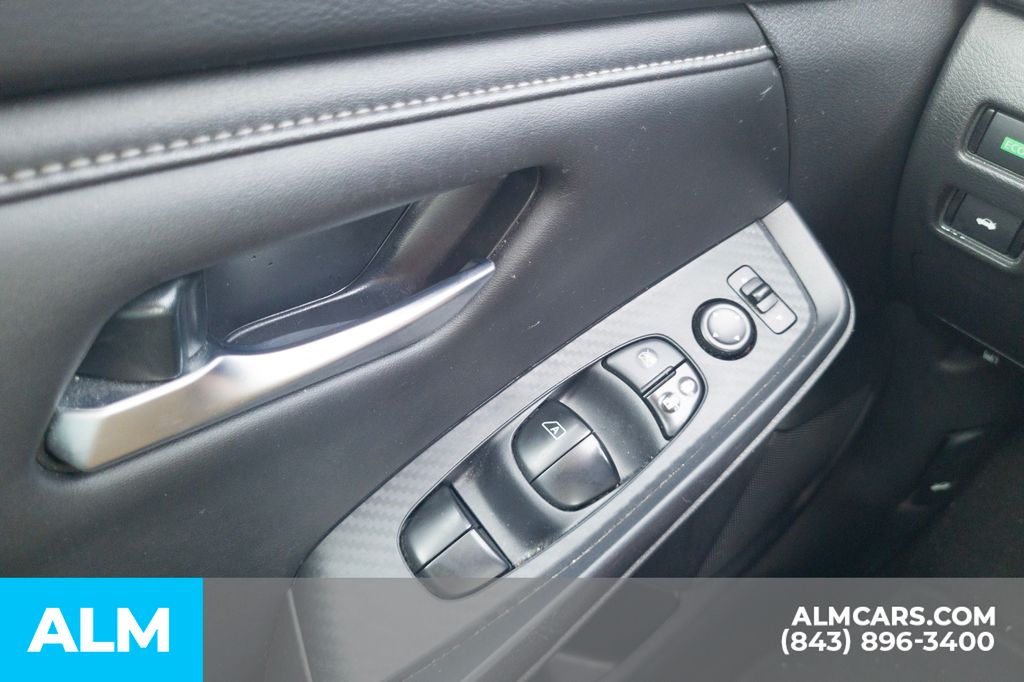 Used 2024 Gray Nissan SV image 16