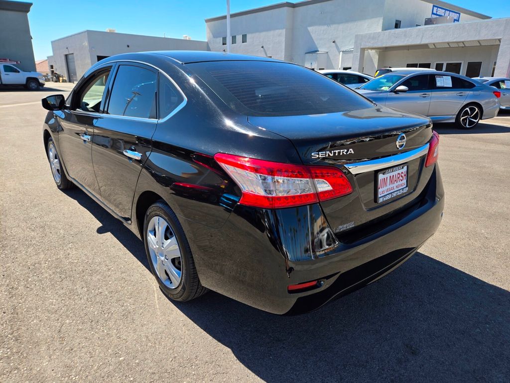 2015 Nissan Sentra S 4