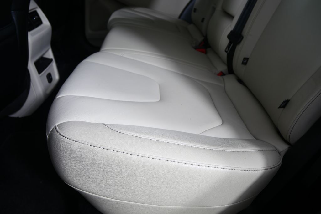 Thumbnail: 2015 Ford Edge - 14