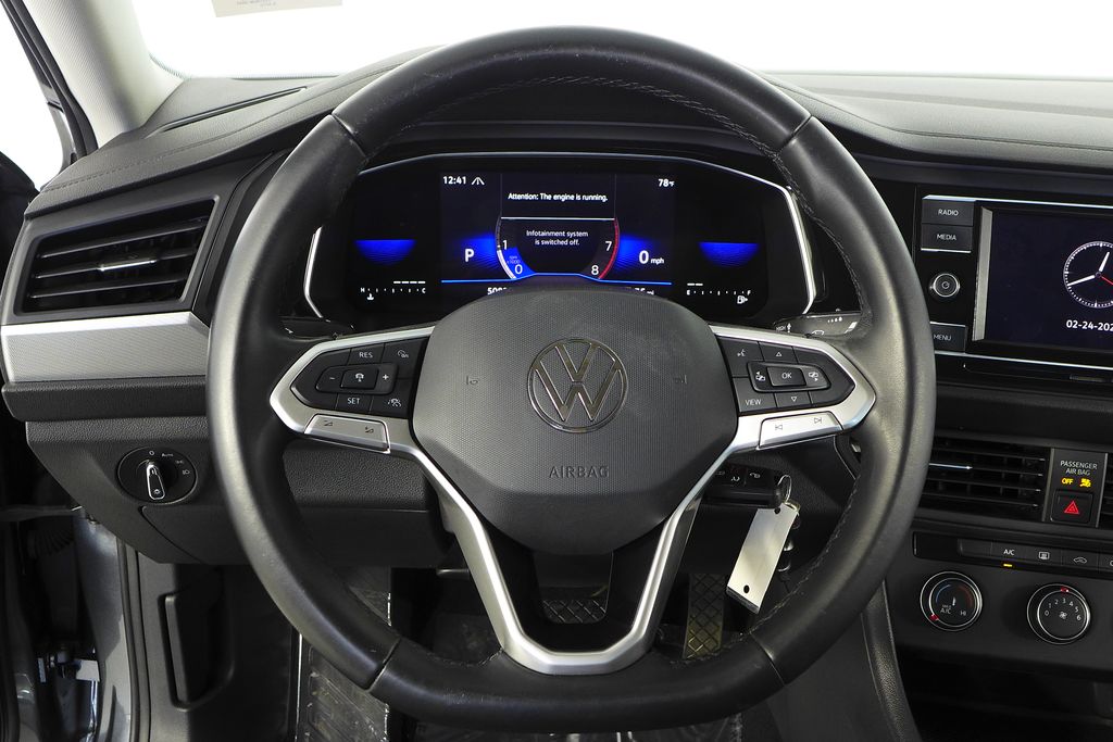 Thumbnail: 2022 Volkswagen Jetta - 25