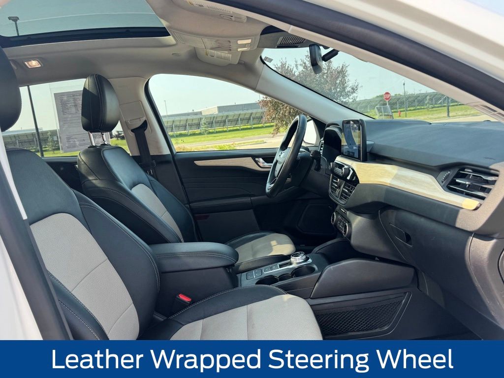 2022 Ford Escape Titanium