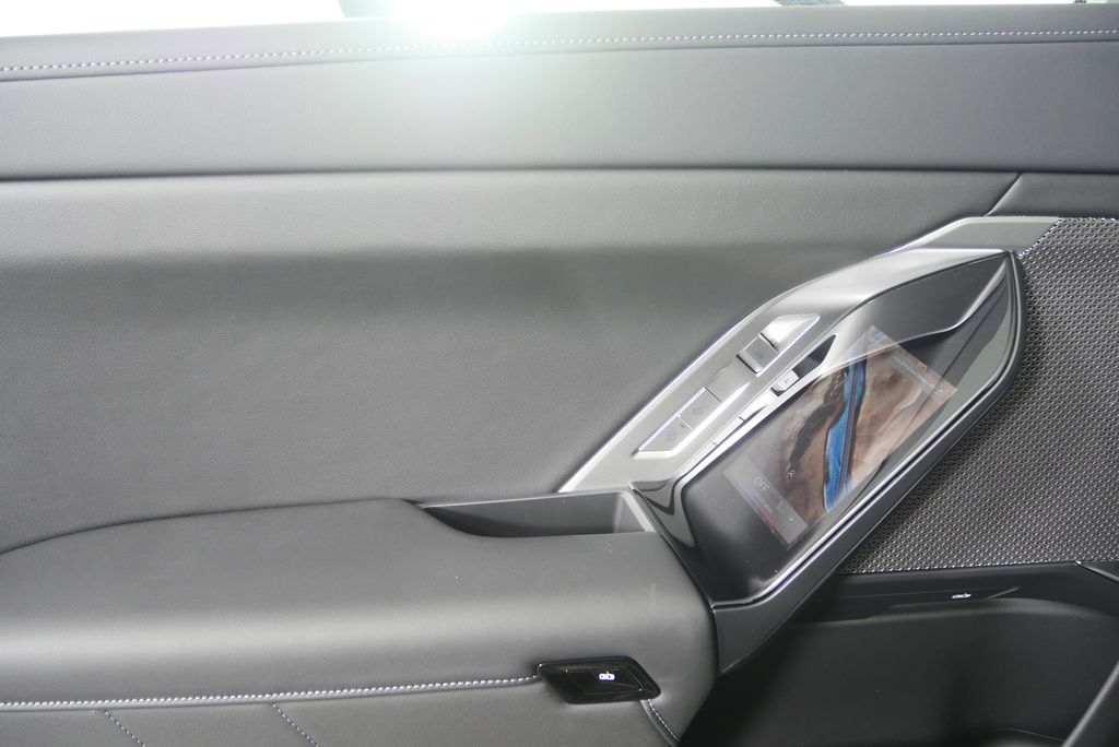 Thumbnail: 2026 BMW i7 - 14