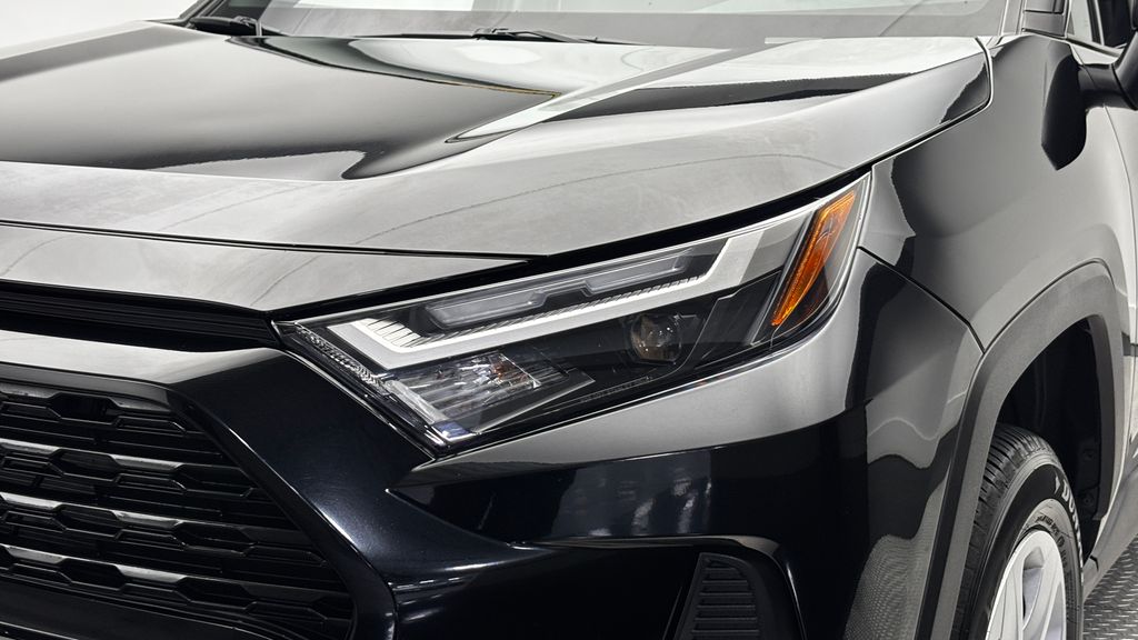 Thumbnail: 2025 Toyota RAV4 - 3