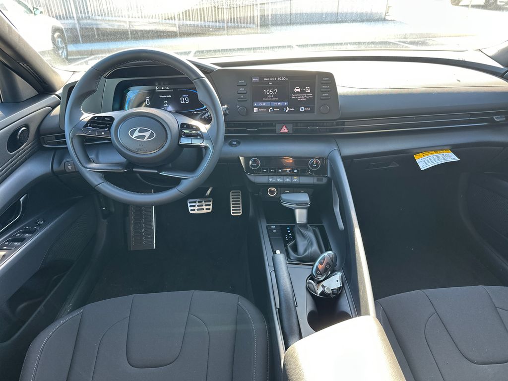 Used 2025 Gray Hyundai SEL Sport image 22