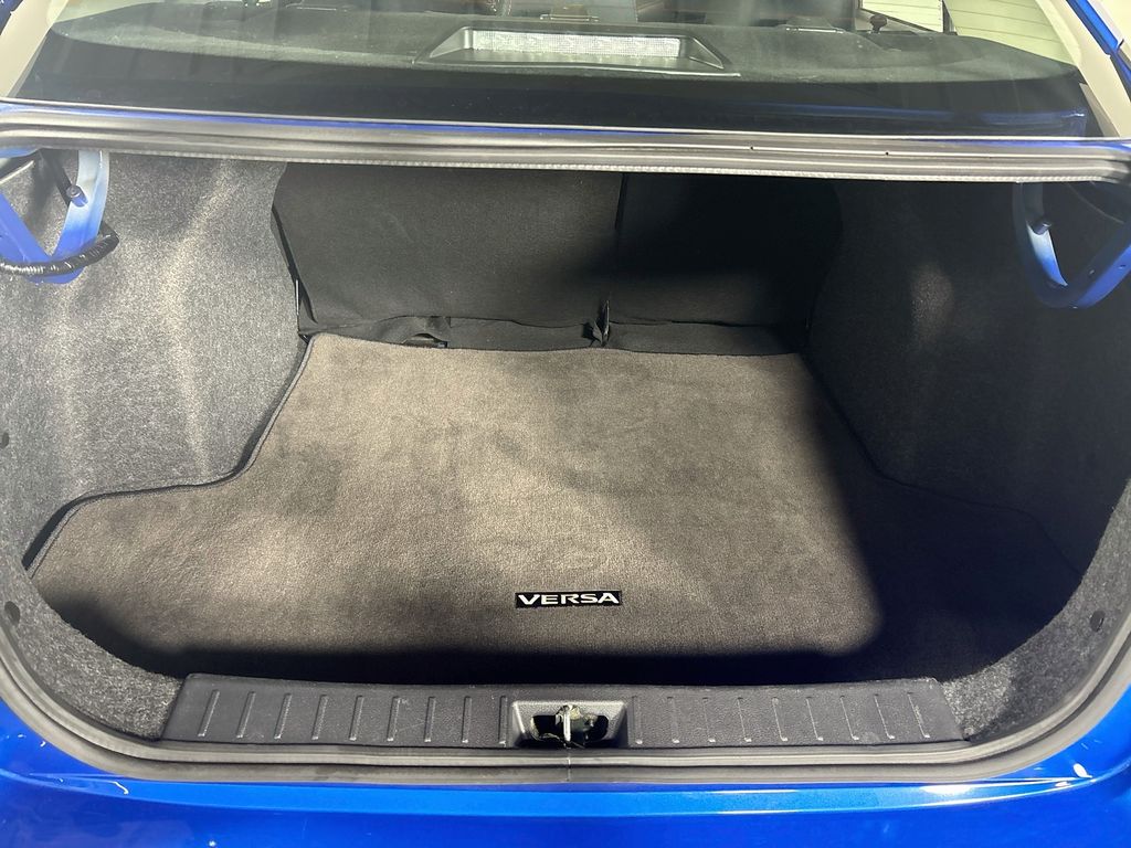 2024 Nissan Versa 1.6 SR